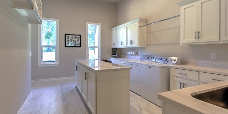 Luxury Claremore Real Estate for Sale | 14274 E 540 Rd | Unique Properties | 021_Laundry Room